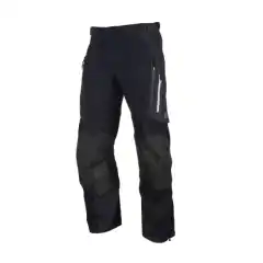 <strong>Adventure Rally Pant</strong> fra KLIM er tilbake i sin 6. generasjon &ndash; en videreutvikling av buksen som for over 15 &aring;r siden redefinerte hva adventure-utstyr kunne v&aelig;re. N&aring; enda mer slitesterk, fleksibel og klar for alle v&aelig;rforhold.