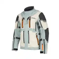 <strong>KLIM Adventure Rally Jacket</strong> er tilbake i sin 6. generasjon &ndash; og bedre enn noen gang. Dette er jakken som satte standarden for verdens r&aring;este adventure-utstyr, og n&aring; har den f&aring;tt en komplett oppgradering for de mest krevende eventyrene.
