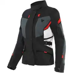 Carve Master 3 Lady GORE-TEX&reg; er den mest avanserte sportstouringjakken for kvinner i Dainese sitt sortiment, og sikrer b&aring;de komfort og maksimal ytelse hele &aring;ret.