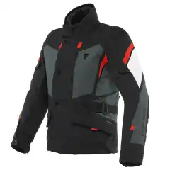 <strong>Carve Master 3 GORE-TEX&reg;</strong> er den mest avanserte sportstursjakken i <strong>Dainese</strong> sitt utvalg, og tilbyr enest&aring;ende komfort, beskyttelse og ytelse gjennom hele &aring;ret.