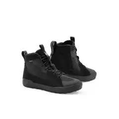 Revit Arrow 2 H2O er en vanntett MC-sneaker utviklet for urban kj&oslash;ring og daglig bruk. Den kombinerer ekte sneaker-passform med CE-sertifisert beskyttelse og praktiske l&oslash;sninger for pendling og bykj&oslash;ring.