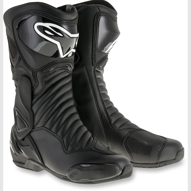 A track and street performance riding boot which incorporates a newly designed upper for flexibility, the SMX-6 V2 is superbly anatomically profiled, packed with innovative features and has the latest advancements.