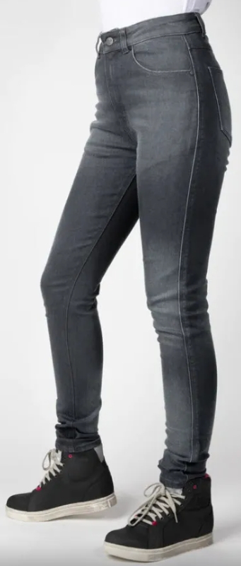 Bull-It Elara har 4-veis stretch denim, og er en single-layer jeans utviklet av Bull-it.